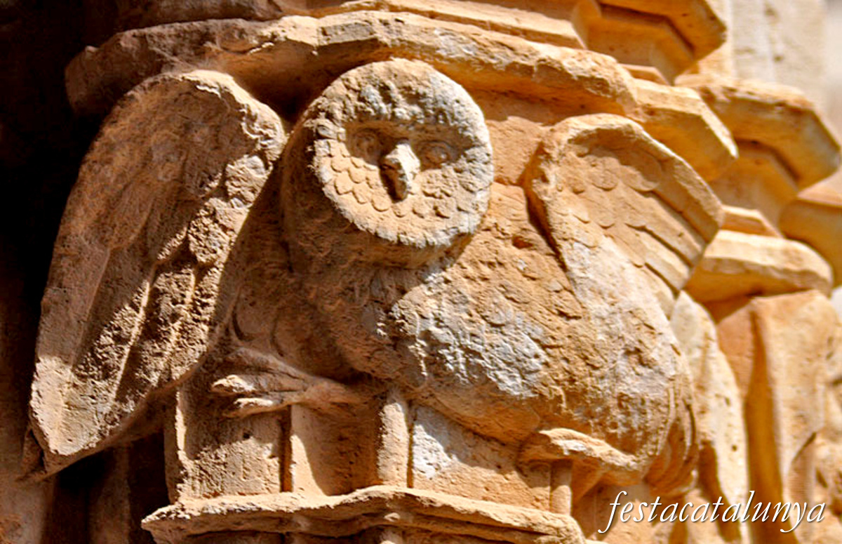 Aiguamúrcia - Capitells i finestrals del claustre del monestir de Santes Creus - Mussol