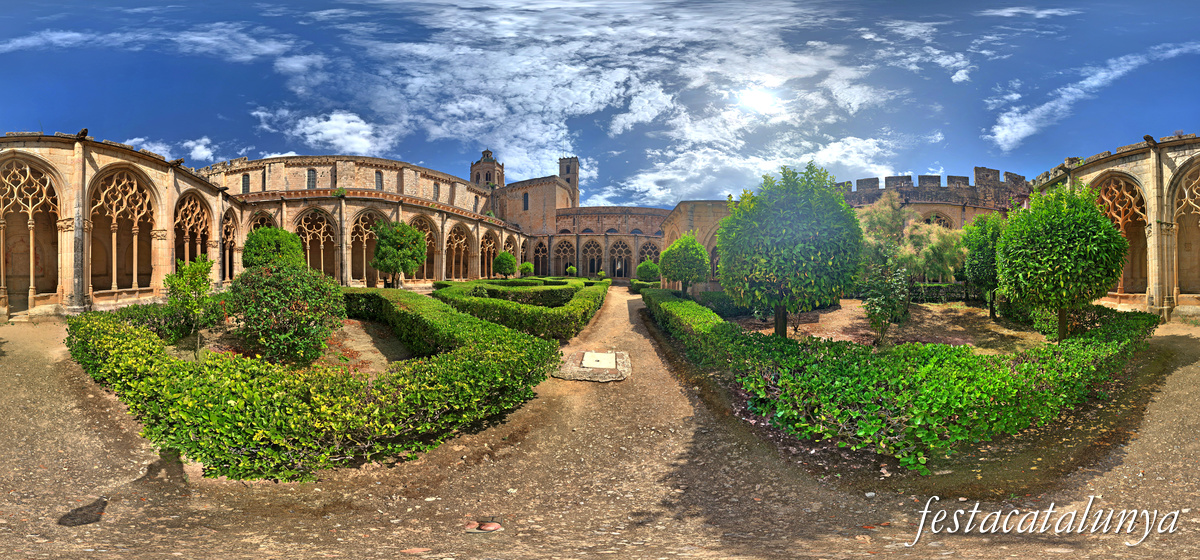 Aiguamúrcia - Claustre Major del monestir de Santes Creus 