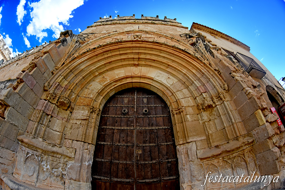 Aiguamúrcia - Porta reial d'accés al claustre del monestir de Santes Creus 