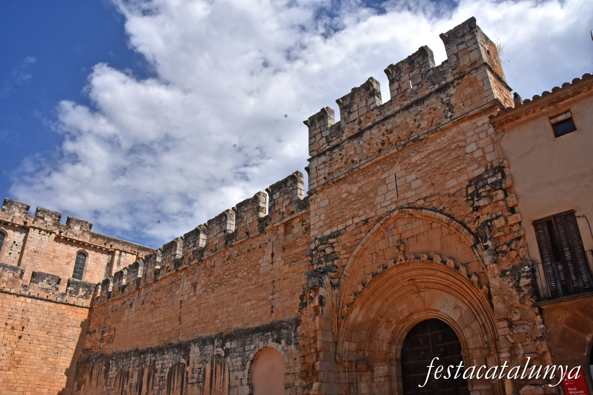 Aiguamúrcia - Porta reial d'accés al claustre del monestir de Santes Creus 