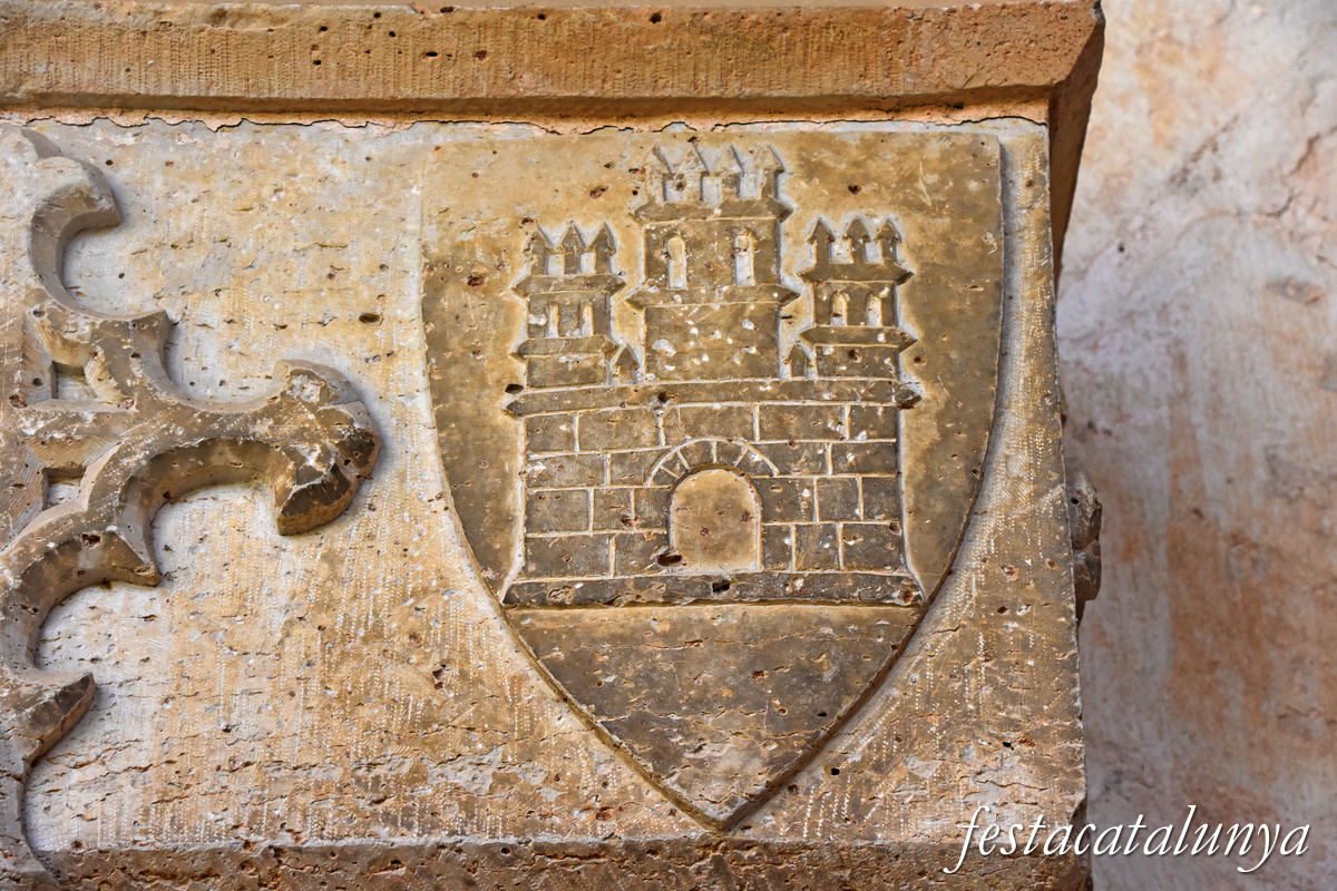 Aiguamúrcia - Sepultures nobiliàries del claustre del monestir de Santes Creus - Família Castellet 