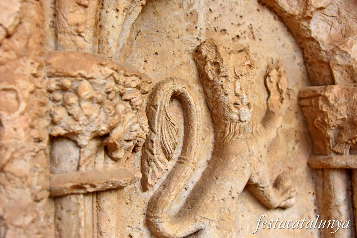 Aiguamúrcia - Sepultures nobiliàries del claustre del monestir de Santes Creus - Família Queralt