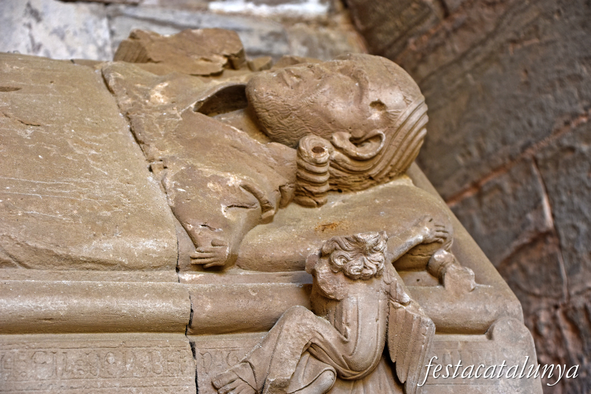 Aiguamúrcia - Sepultures nobiliàries del claustre del monestir de Santes Creus - Guillem de Salbà i la seva família 