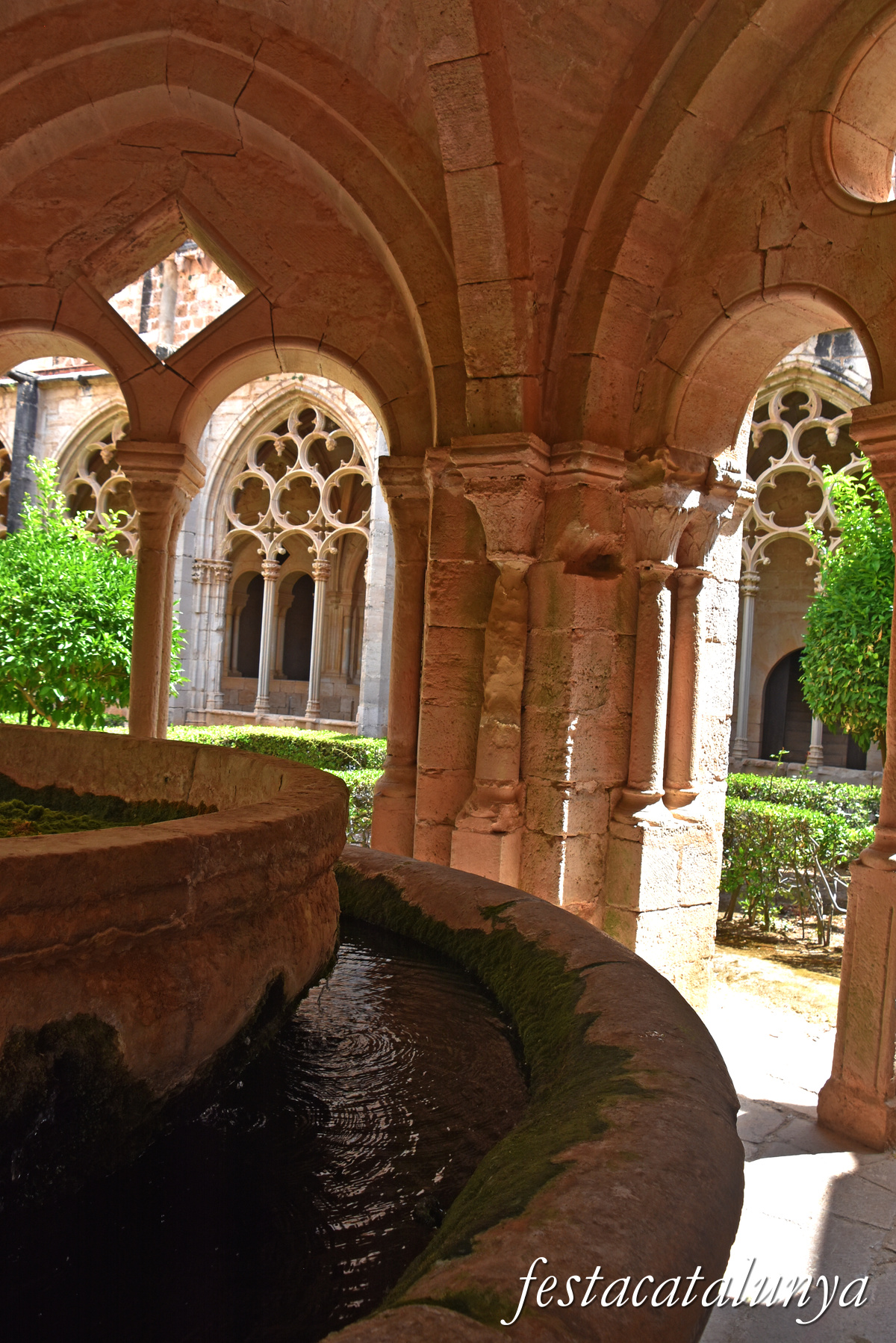 Aiguamúrcia -Templet del lavatori del claustre del monestir de Santes Creus