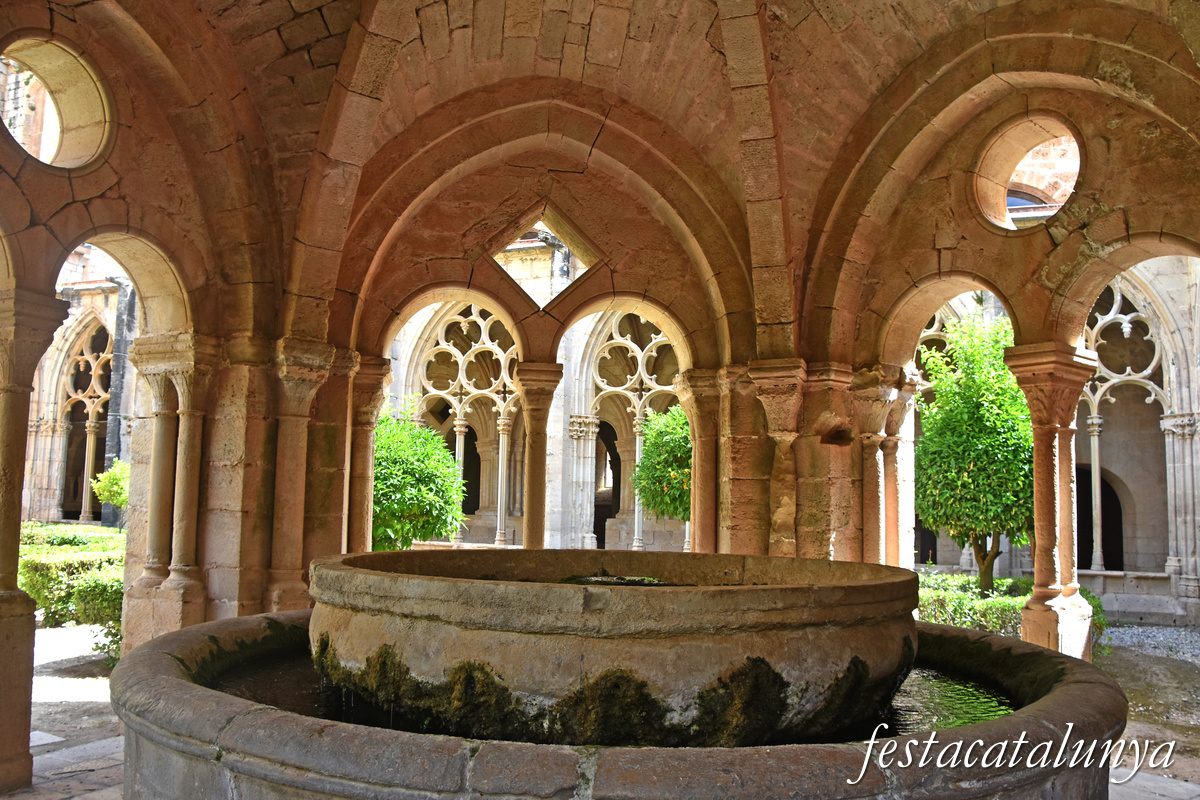 Aiguamúrcia -Templet del lavatori del claustre del monestir de Santes Creus