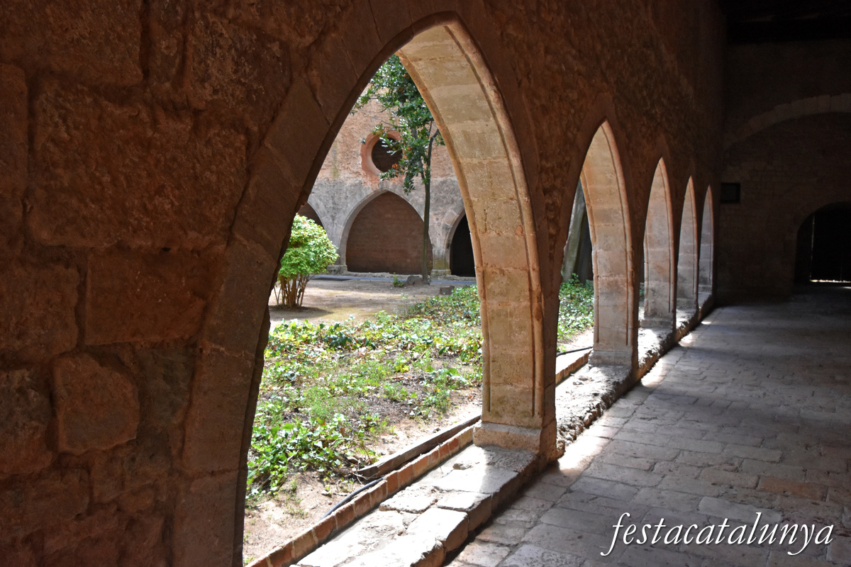 Aiguamúrcia - Claustre Posterior del monestir de Santes Creus 