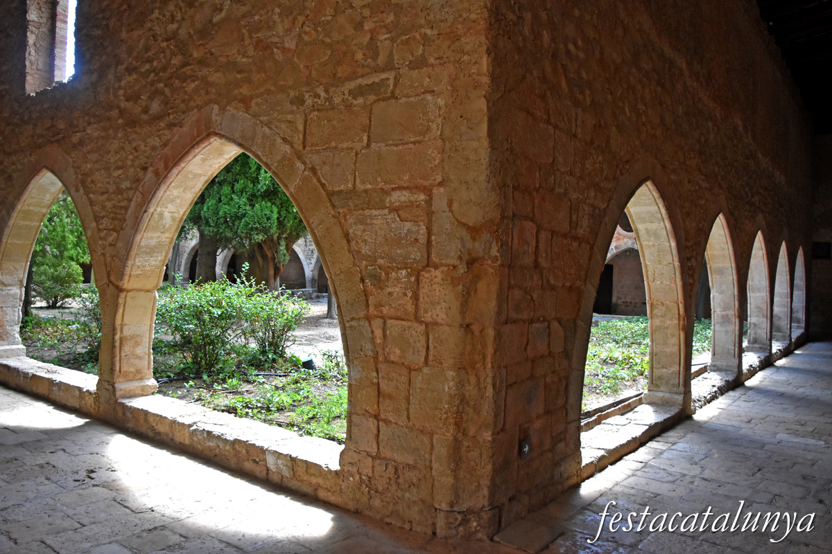 Aiguamúrcia - Claustre Posterior del monestir de Santes Creus 