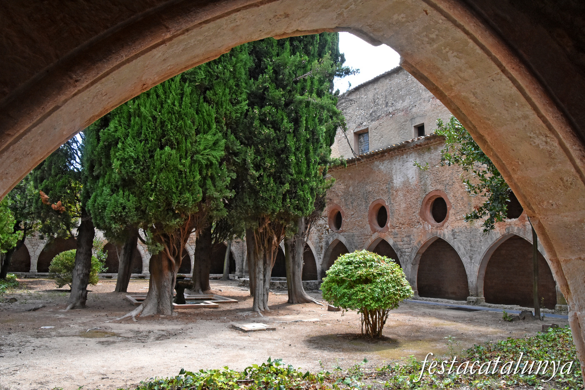 Aiguamúrcia - Claustre Posterior del monestir de Santes Creus 
