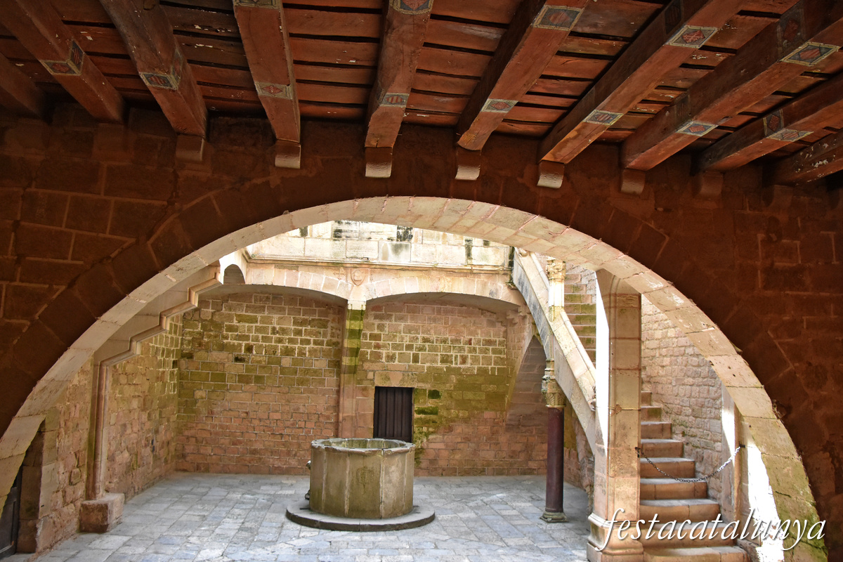 Aiguamúrcia - Palau Reial del monestir de Santes Creus