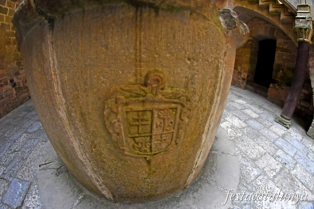Aiguamúrcia - Palau Reial del monestir de Santes Creus
