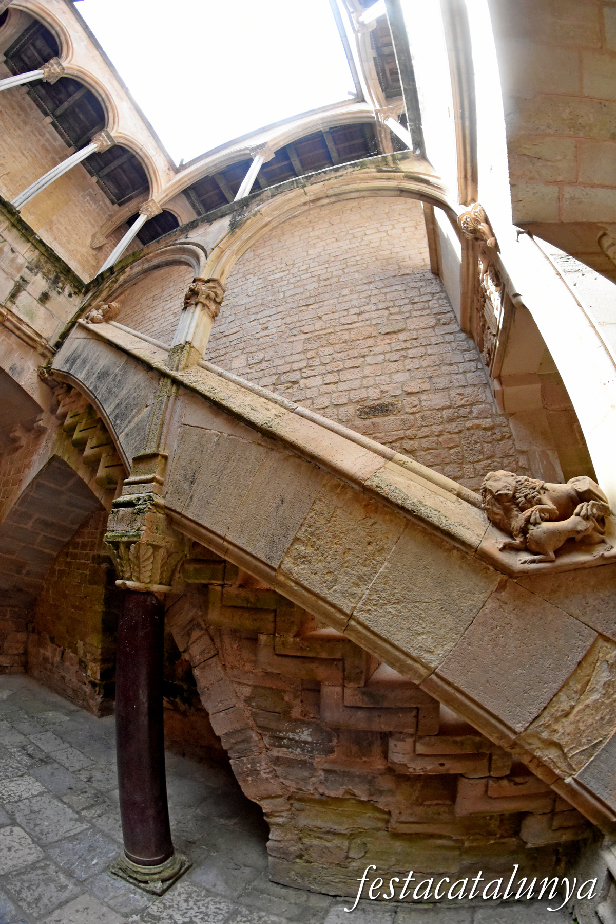 Aiguamúrcia - Palau Reial del monestir de Santes Creus