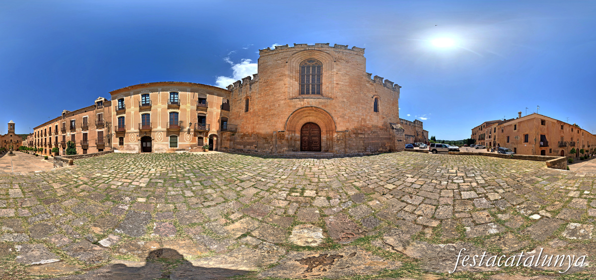 Aiguamúrcia - Església del monestir de Santes Creus - Façana principal