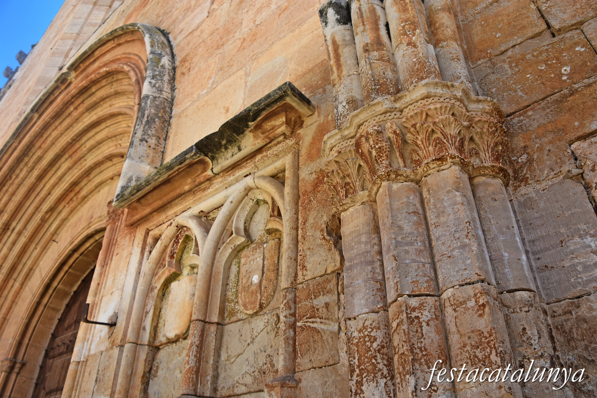 Aiguamúrcia - Església del monestir de Santes Creus - Façana principal 