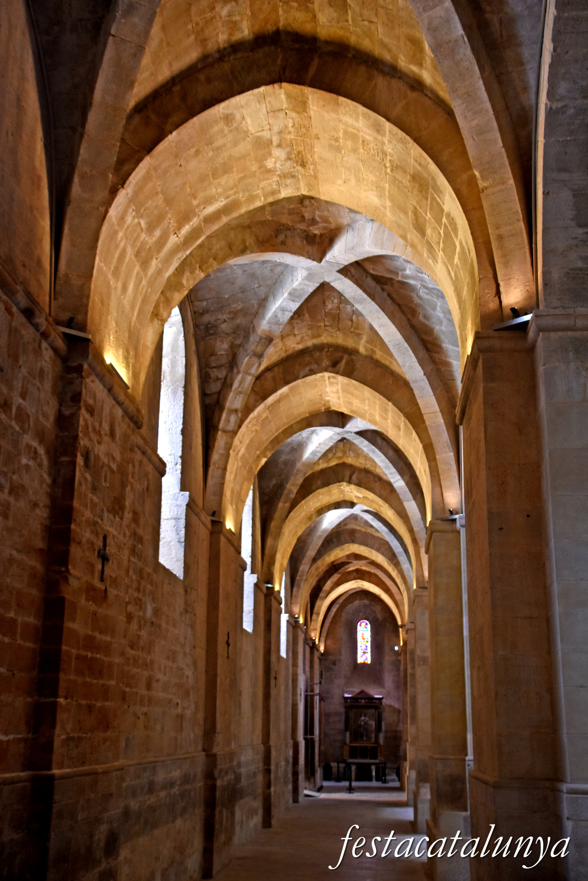 Aiguamúrcia - Església del monestir de Santes Creus - Interior 