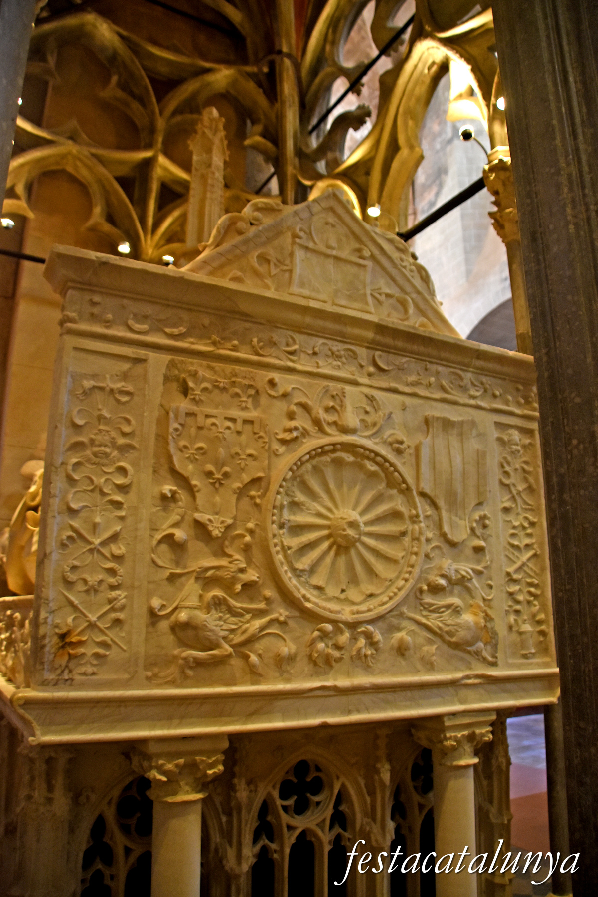 Aiguamúrcia - Sepulcre del Rei Jaume II i Blanca d'Anjou al monestir de Santes Creus