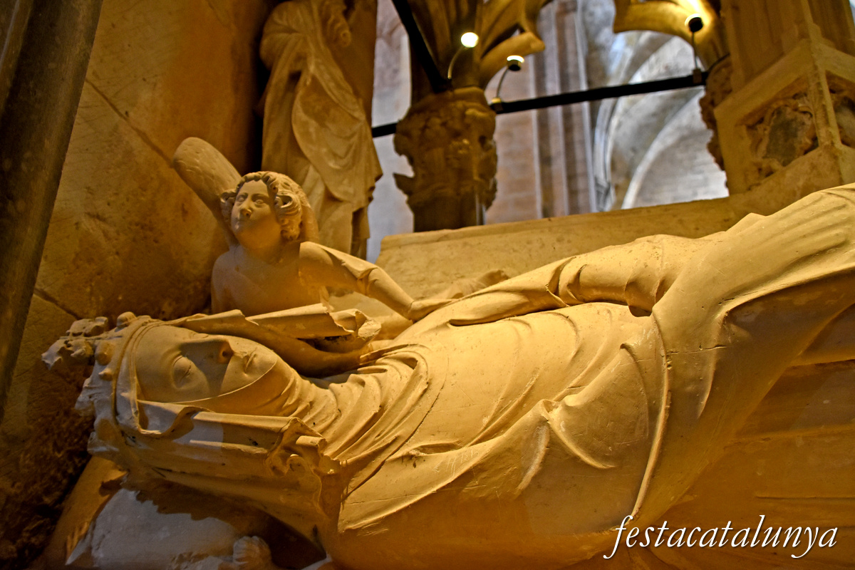 Aiguamúrcia - Sepulcre del Rei Jaume II i Blanca d'Anjou al monestir de Santes Creus