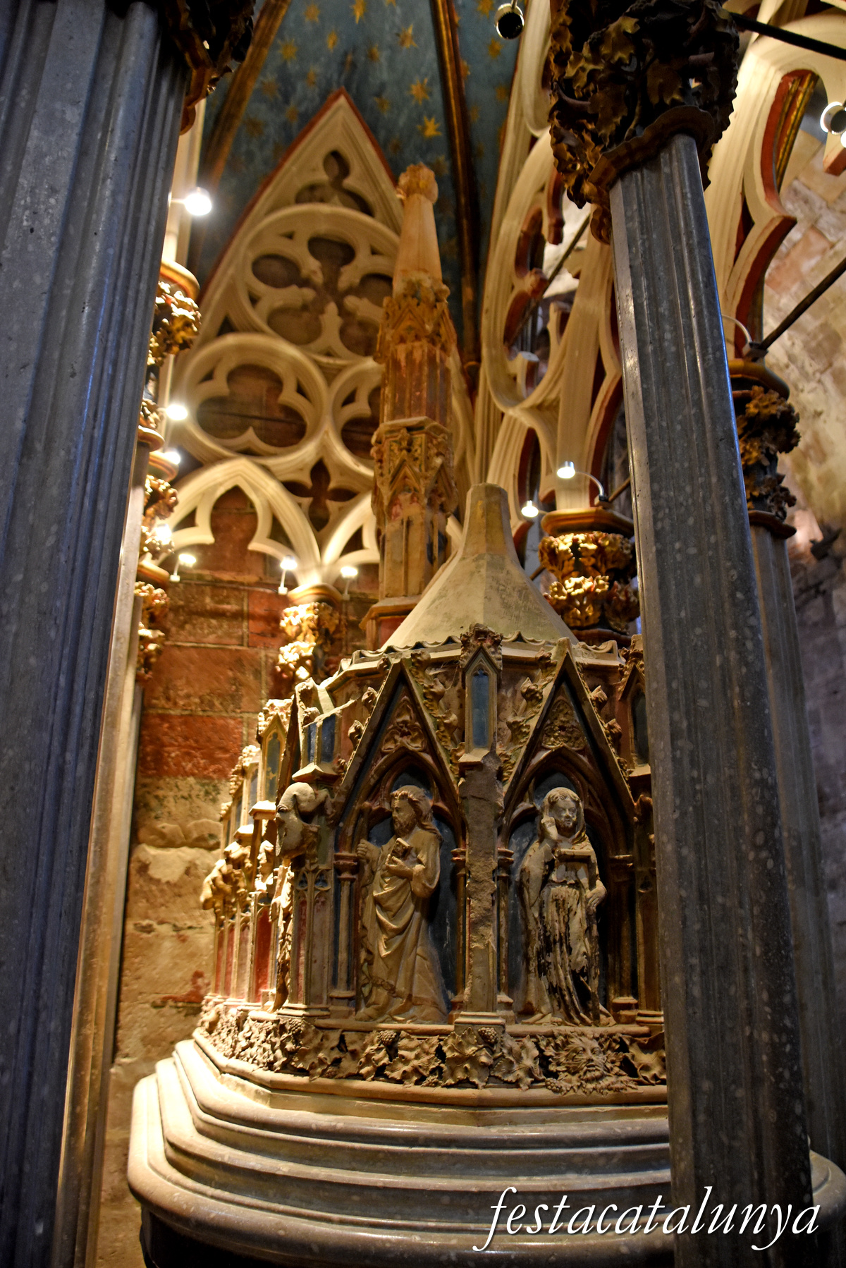 Aiguamúrcia - Sepulcre del Rei Pere el Gran al monestir de Santes Creus 