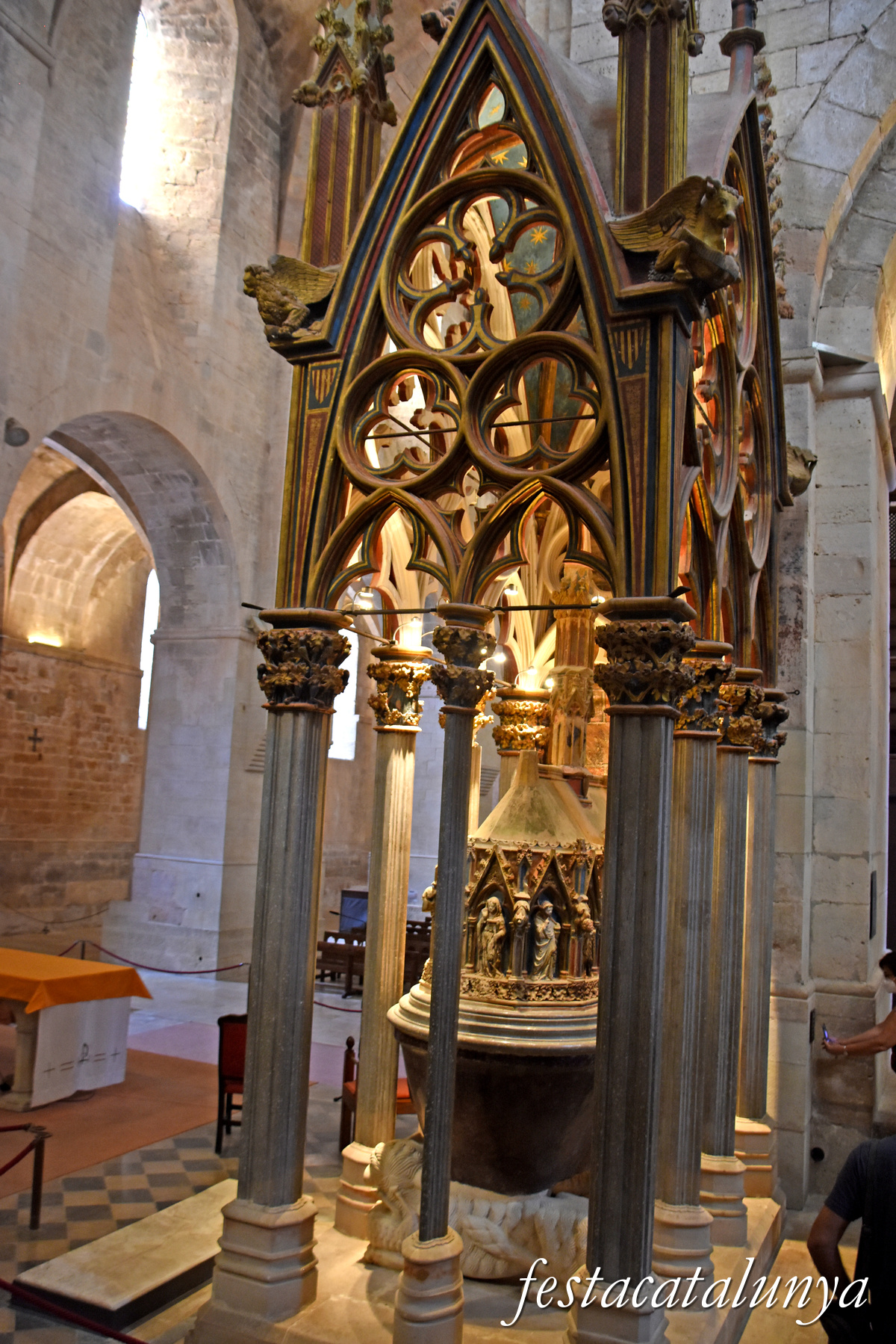 Aiguamúrcia - Sepulcre del Rei Pere el Gran al monestir de Santes Creus
