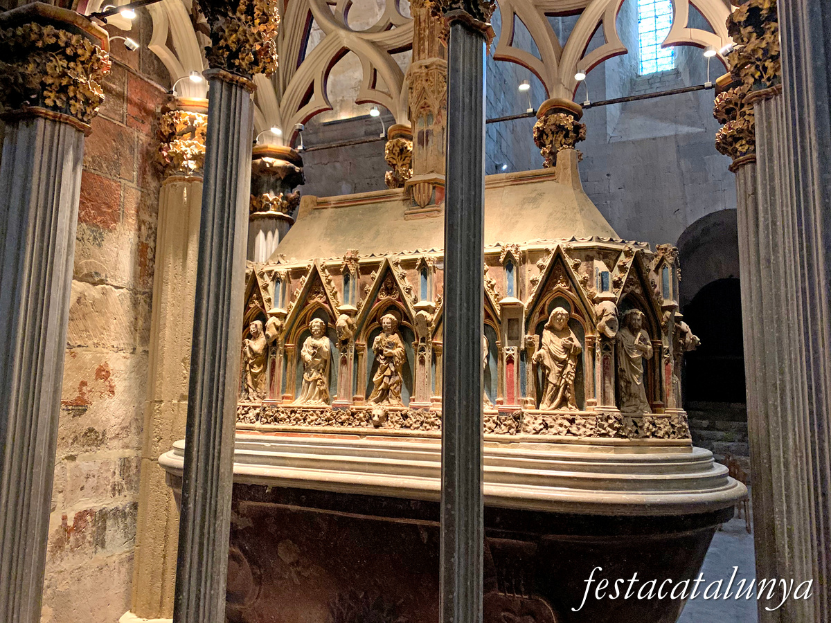 Aiguamúrcia - Sepulcre del Rei Pere el Gran al monestir de Santes Creus