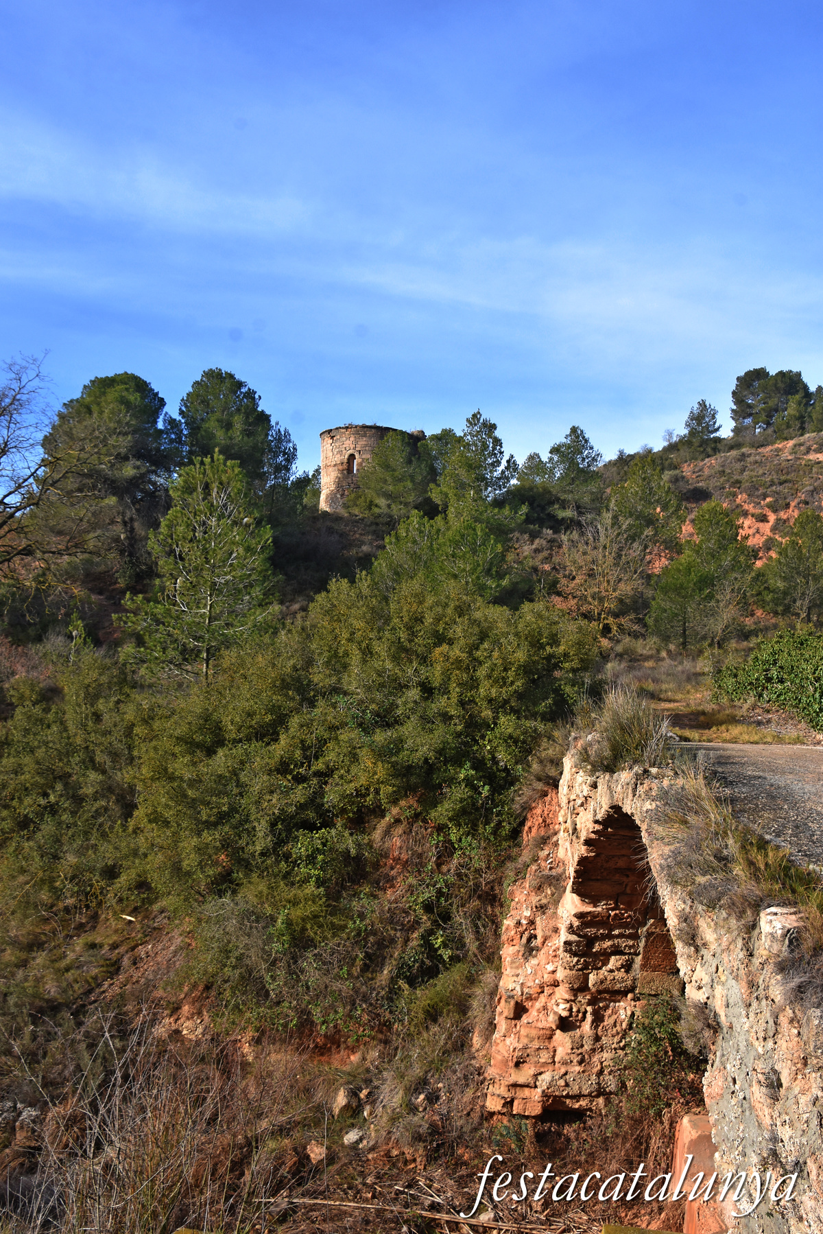 Sarral - Església romànica de Sant Pere d'Anguera - Pont