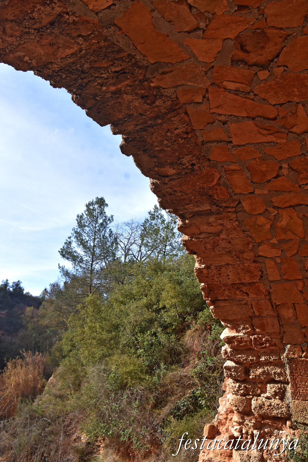 Sarral - Església romànica de Sant Pere d'Anguera - Pont