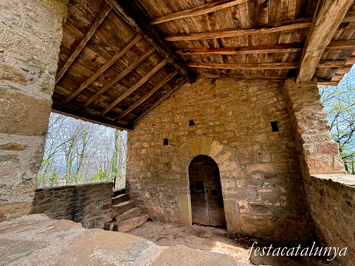 Sant Miquel del Corb a les Preses ***