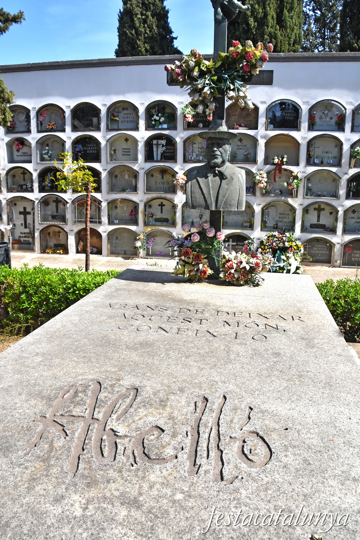 Mollet del Vallès - Monument a Joan Abelló - Bust al cementiri
