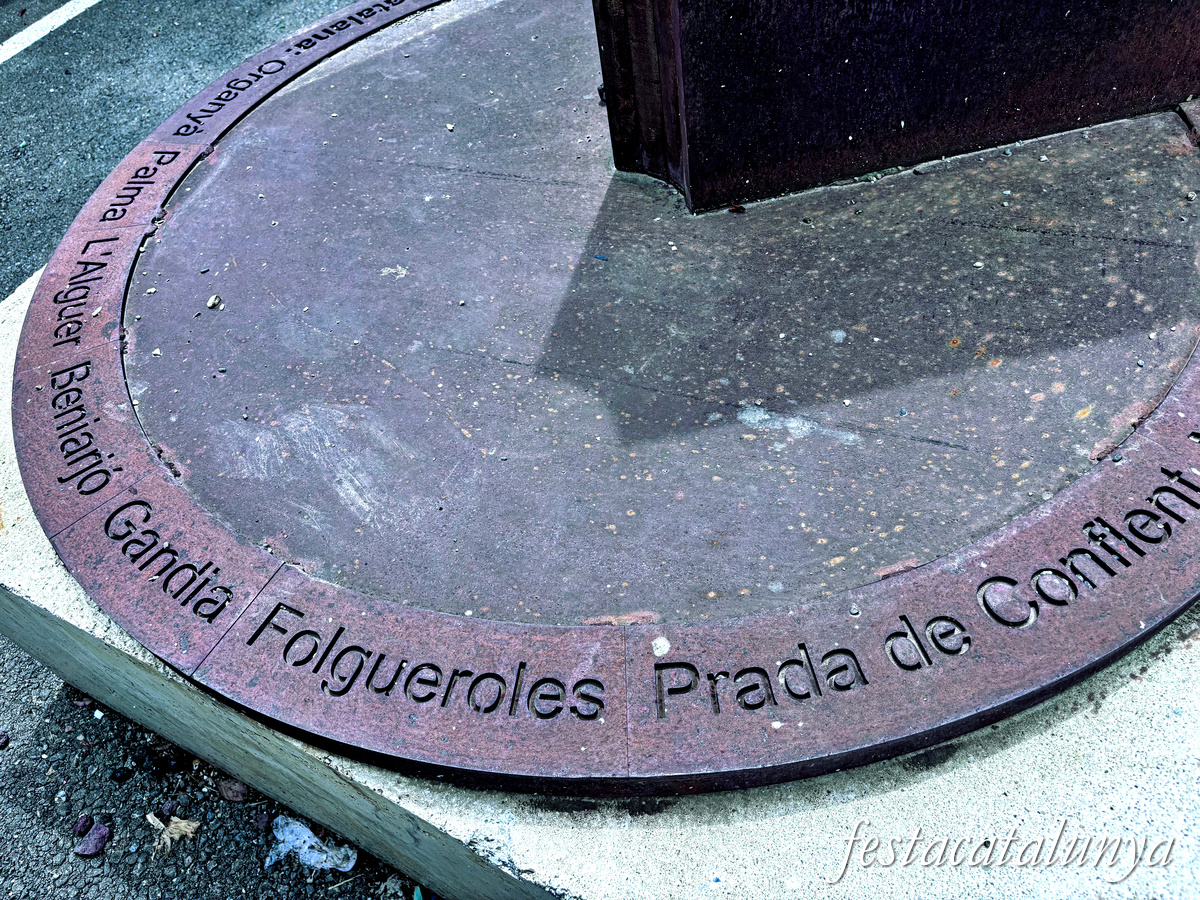 Organyà - Passejada pel nucli històric - Monument de les Homilies dins la Ruta de la Llengua Catalana