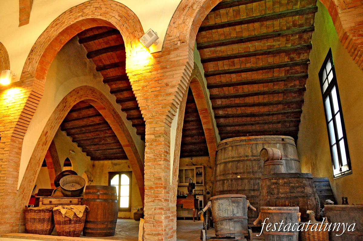 Museu Agrícola a l'antic celler de la Cooperativa de Cambrils