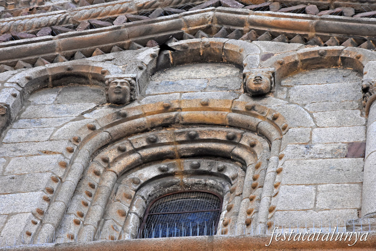 La Seu d'Urgell - Façana de ponent de la catedral de Santa Maria