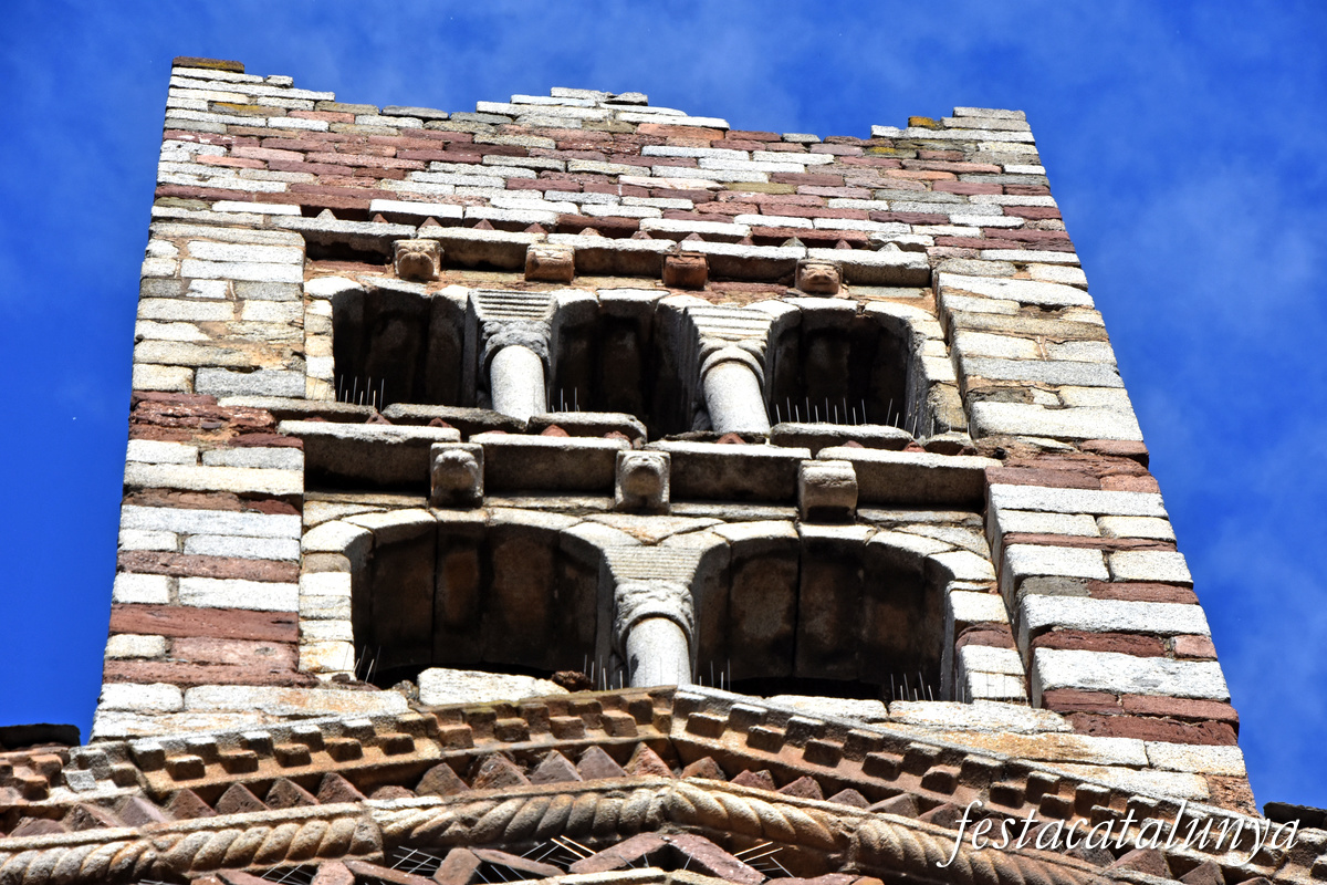 La Seu d'Urgell - Façana de ponent de la catedral de Santa Maria