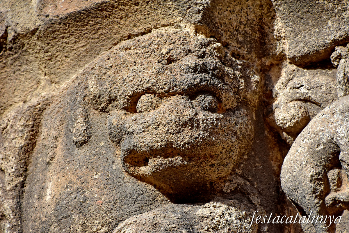 La Seu d'Urgell - Façana de ponent de la catedral de Santa Maria
