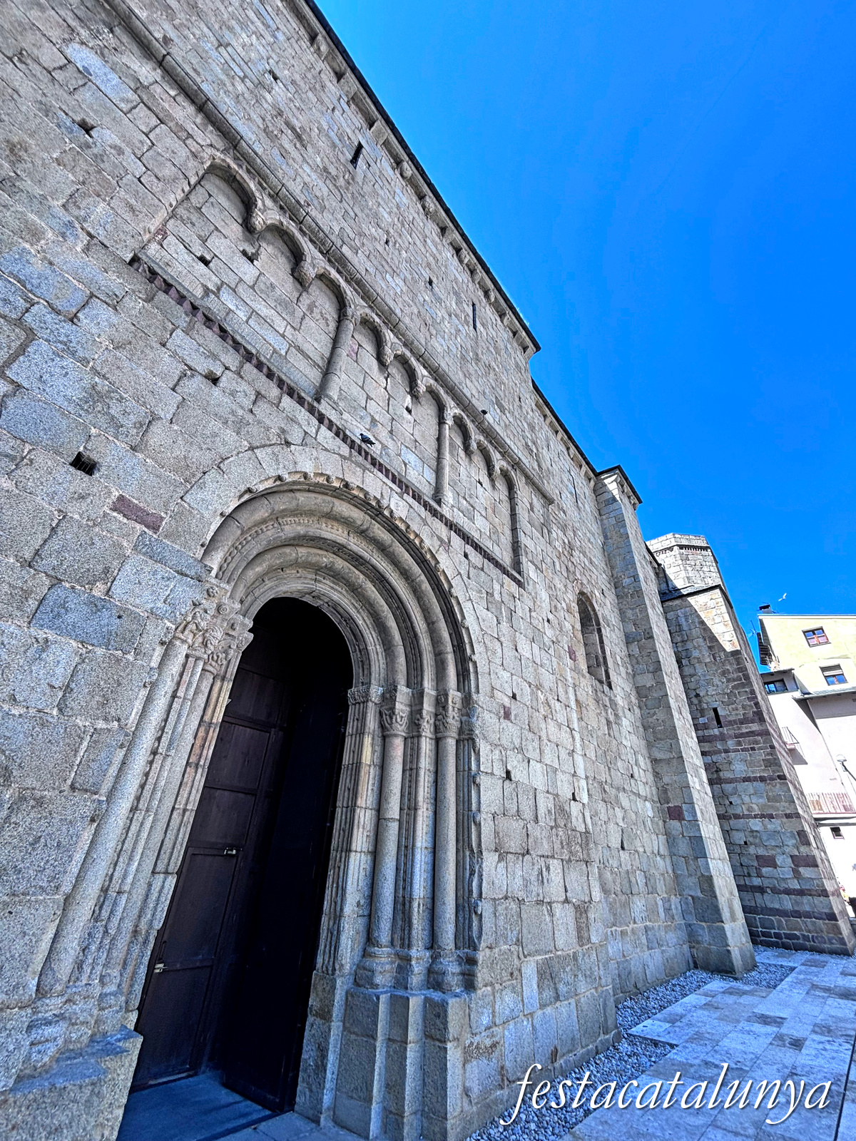 La Seu d'Urgell - Façana nord de la catedral de Santa Maria