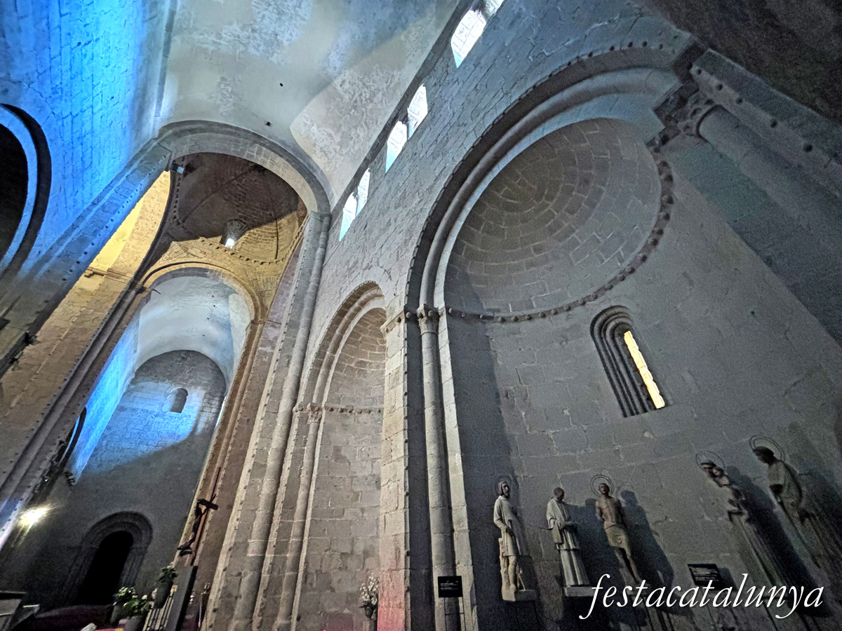 La Seu d'Urgell - L'interior de la catedral de Santa Maria 
