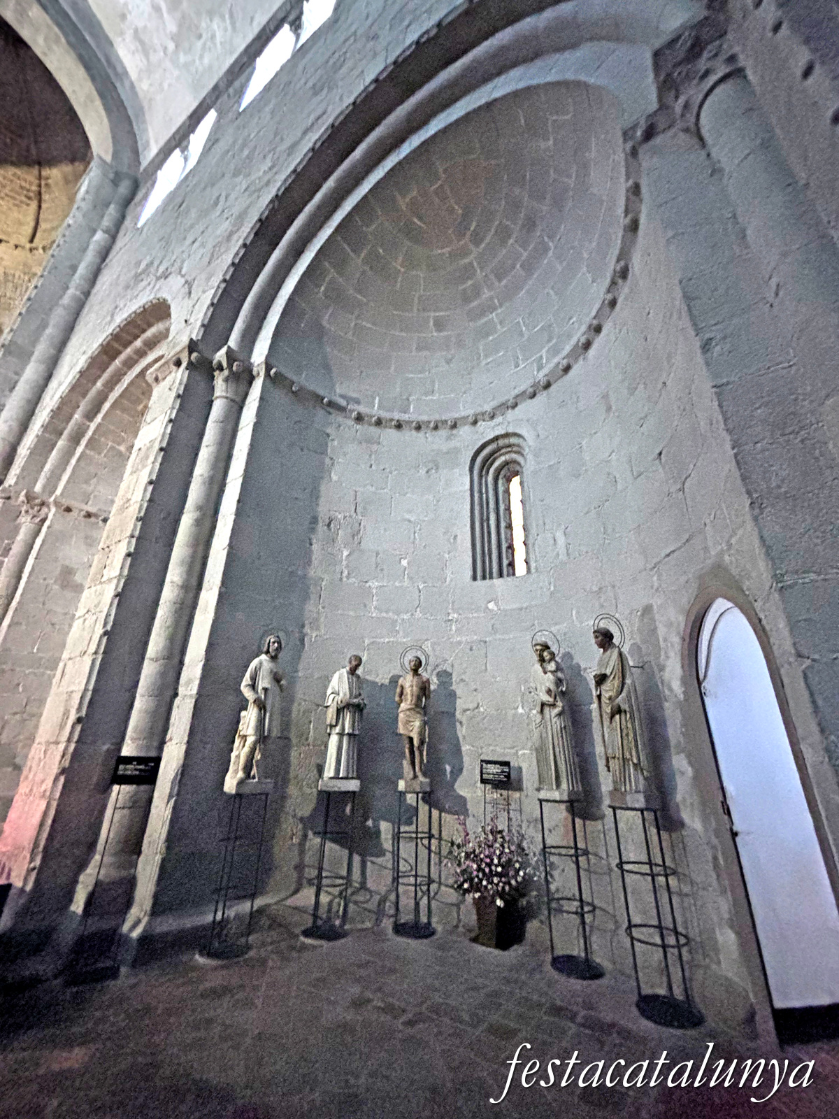 La Seu d'Urgell - L'interior de la catedral de Santa Maria 