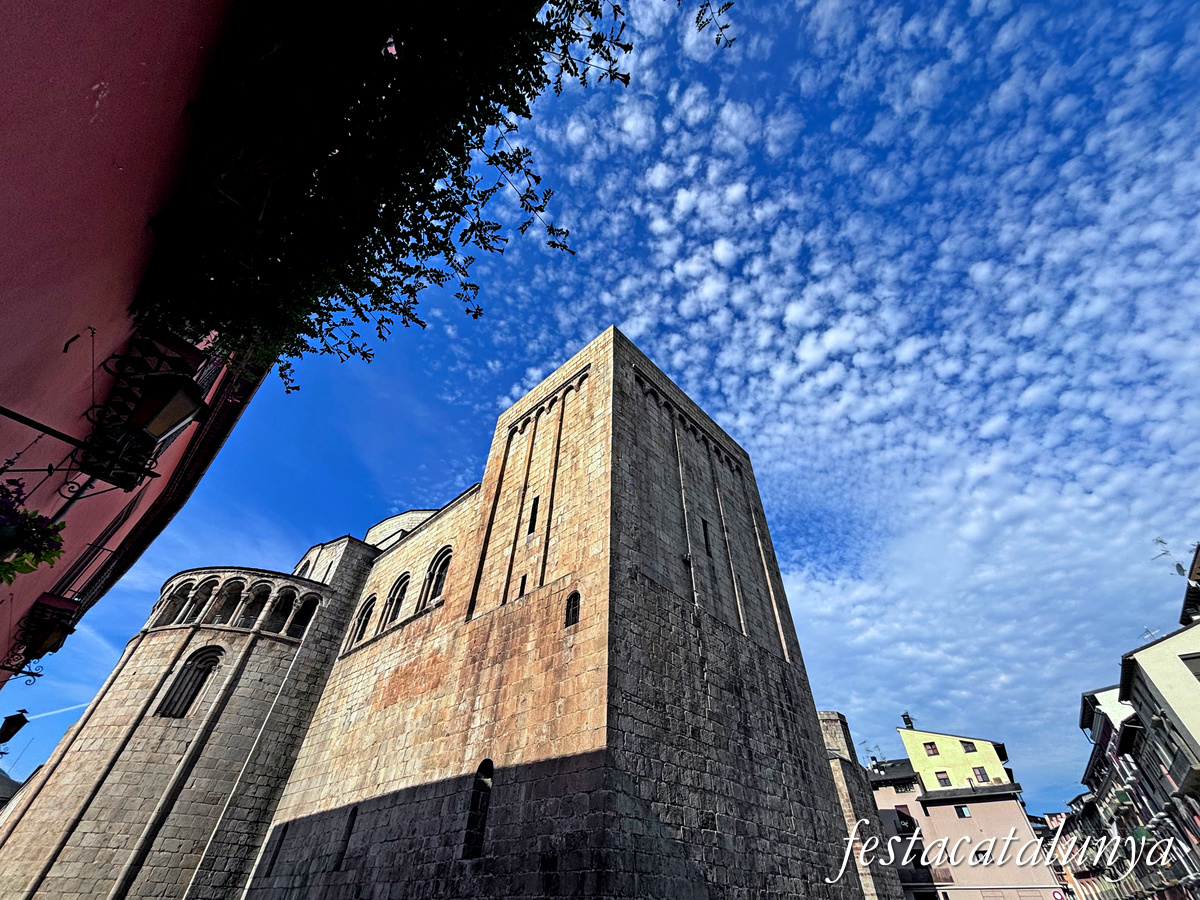 Torres de Sant Just i Sant Salvador de la catedral de Santa Maria de la Seu d'Urgell ***