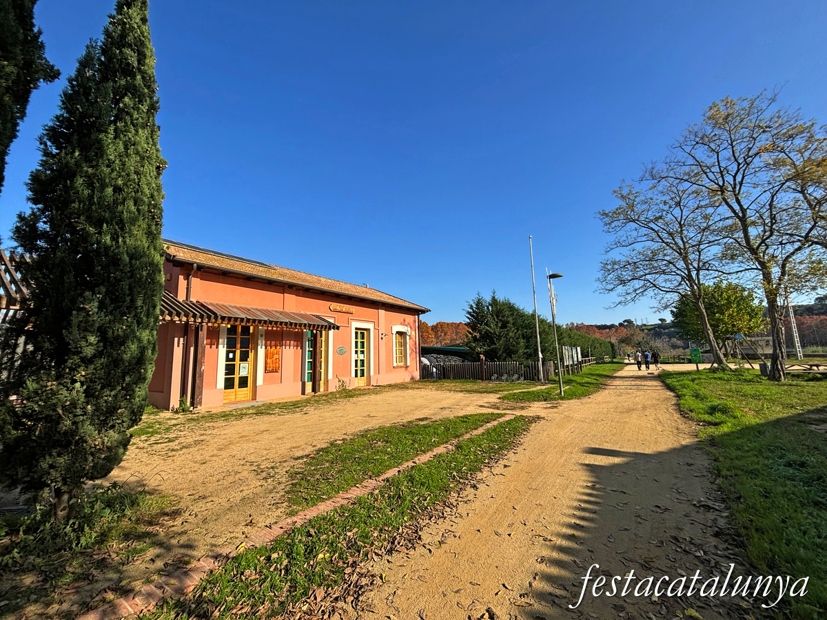 Bescanó - Ruta de l'antic carrilet d'Olot a Girona al seu pas per Bescanó - Estació