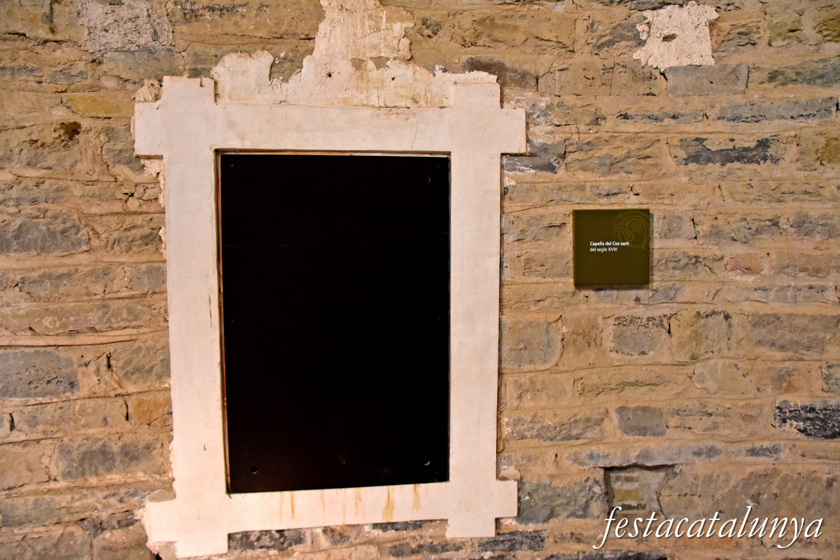 Les Masies de Roda - Església del monestir de Sant Pere de Casserres - Cos Sant