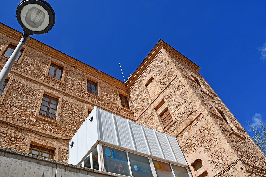 Col·legi de Sant Josep i Laboratori Químic de l'Ebre a Roquetes
