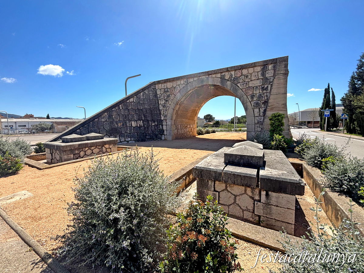 Roquetes - La Via Verda de la Val de Zafán, camí de sensacions al seu pas per Roquetes - Túnel del Ferrocarril 