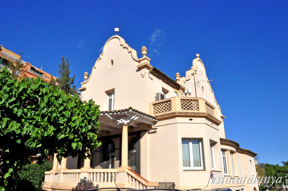 Ajuntament de Ripollet a can Masachs