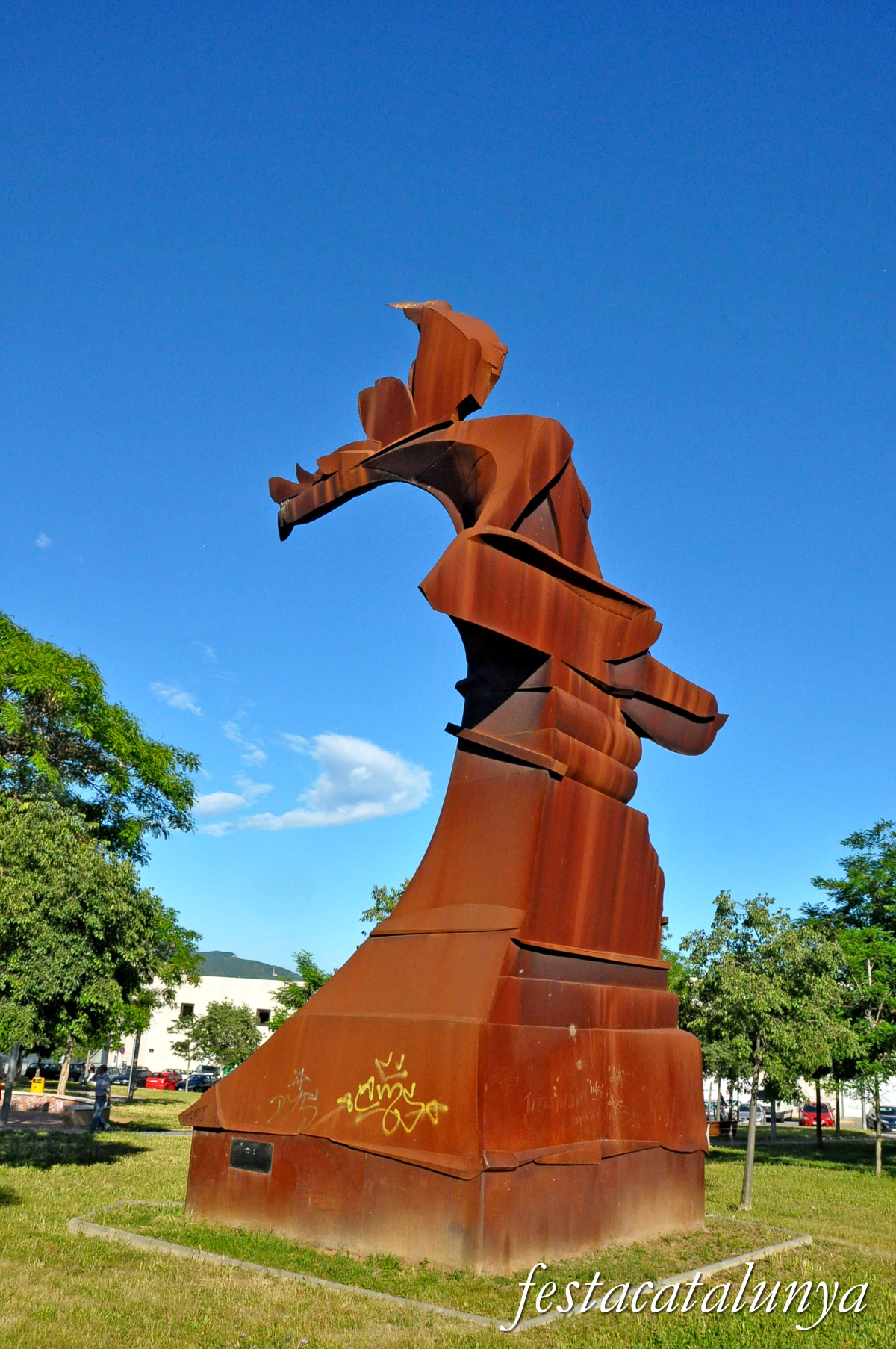 Ripollet - Escultura Llevantada 