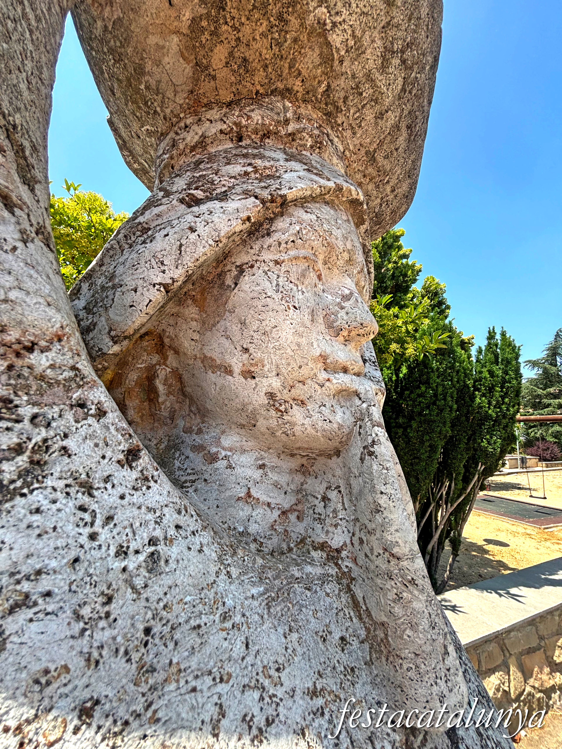 Monistrol de Calders - Escultura Aiguadora de Jesús de Perceval y del Moral 