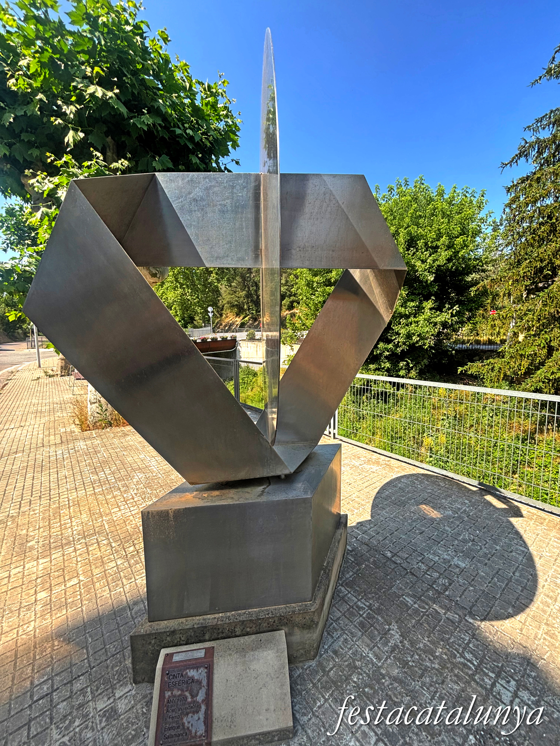 Monistrol de Calders - Escultura Cinta esfèrica d'Enrique Salamanca 