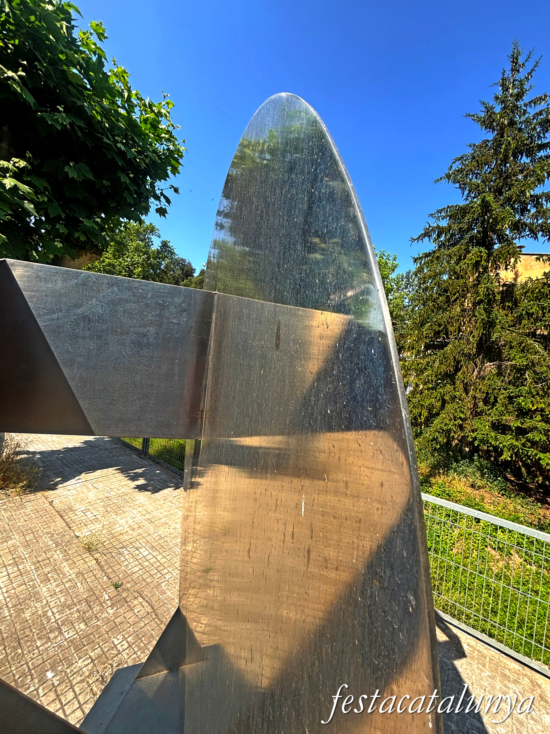 Monistrol de Calders - Escultura Cinta esfèrica d'Enrique Salamanca 