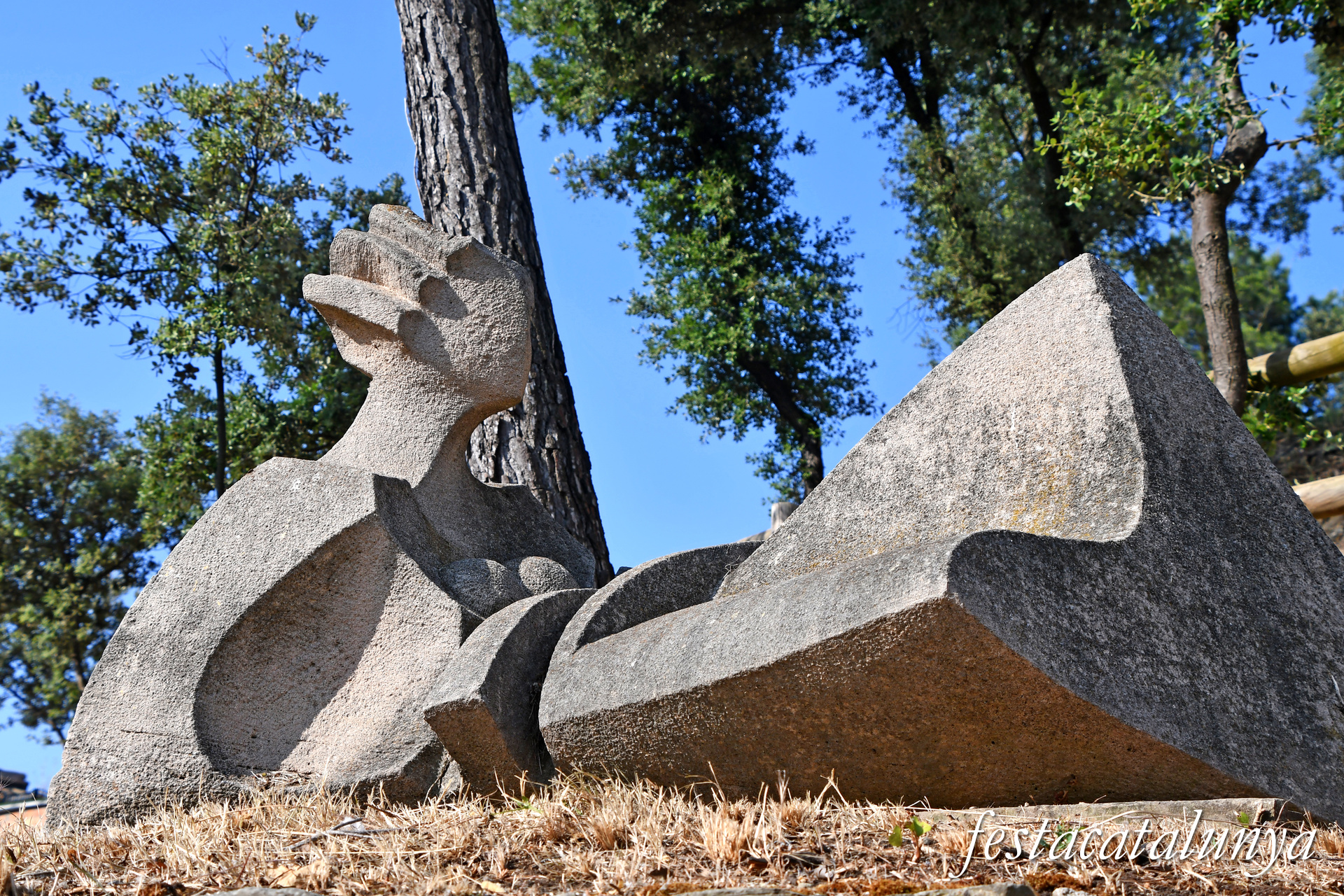 Monistrol de Calders - Escultura Dama de José Carrilero Gil 