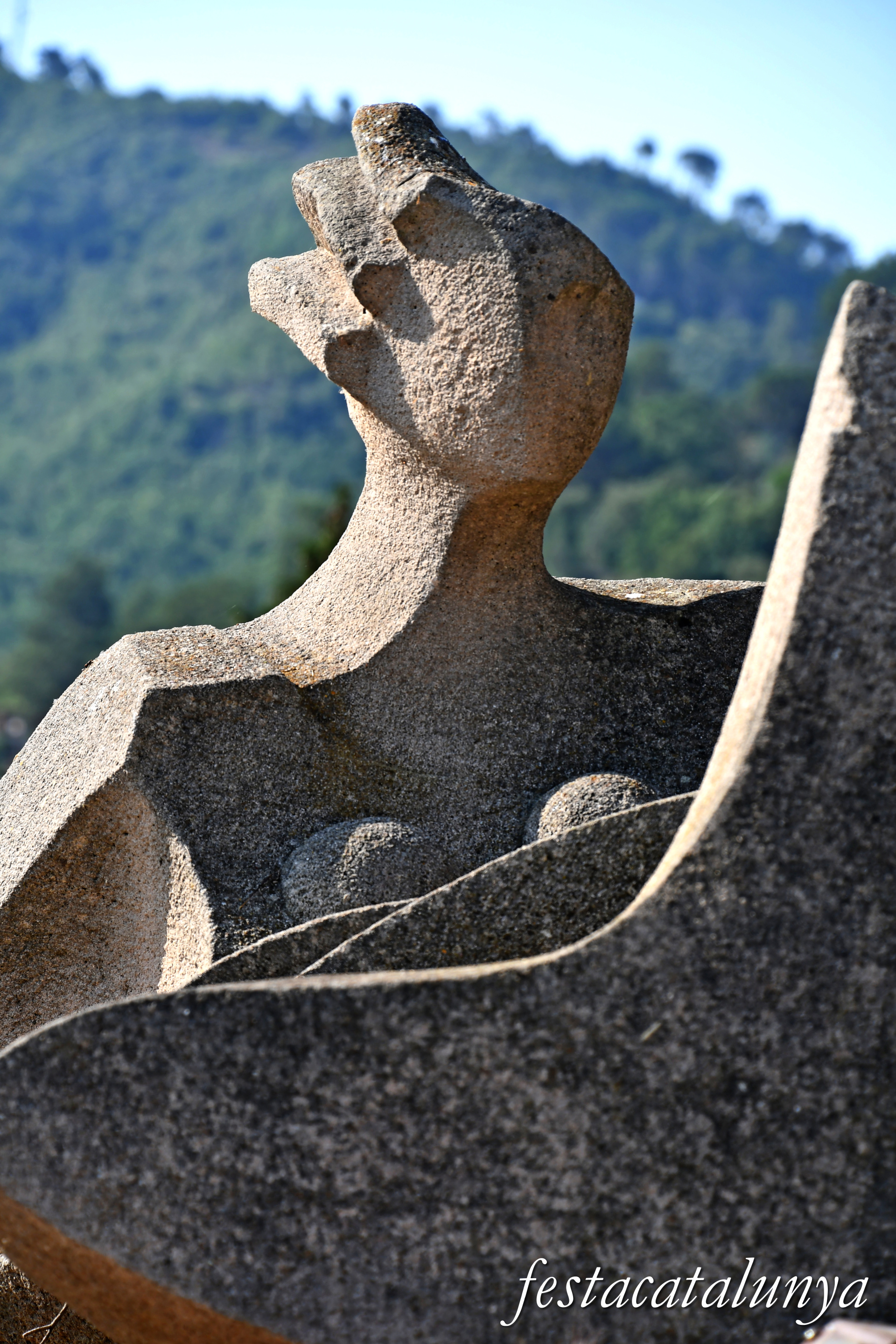 Monistrol de Calders - Escultura Dama de José Carrilero Gil 