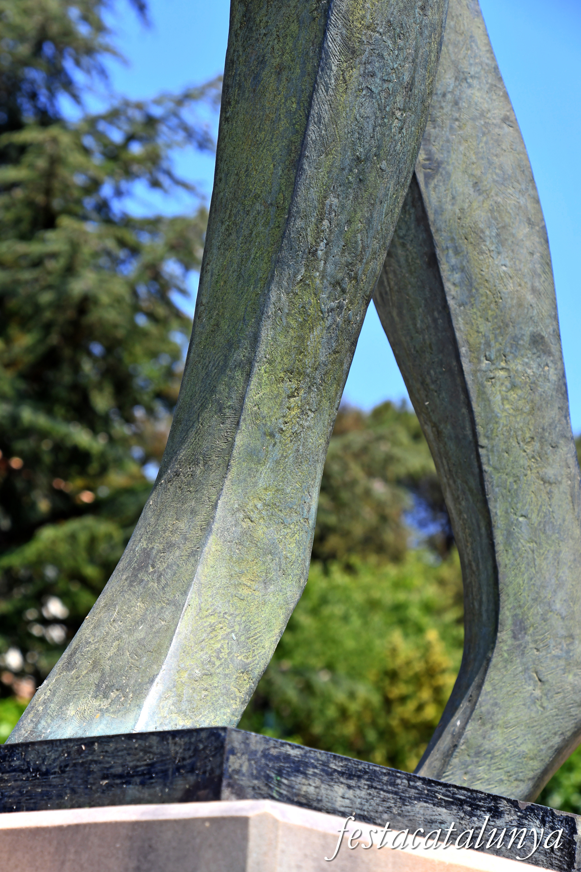 Monistrol de Calders - Escultura Dansa esportiva d'Antoni Boleda Ribalta 
