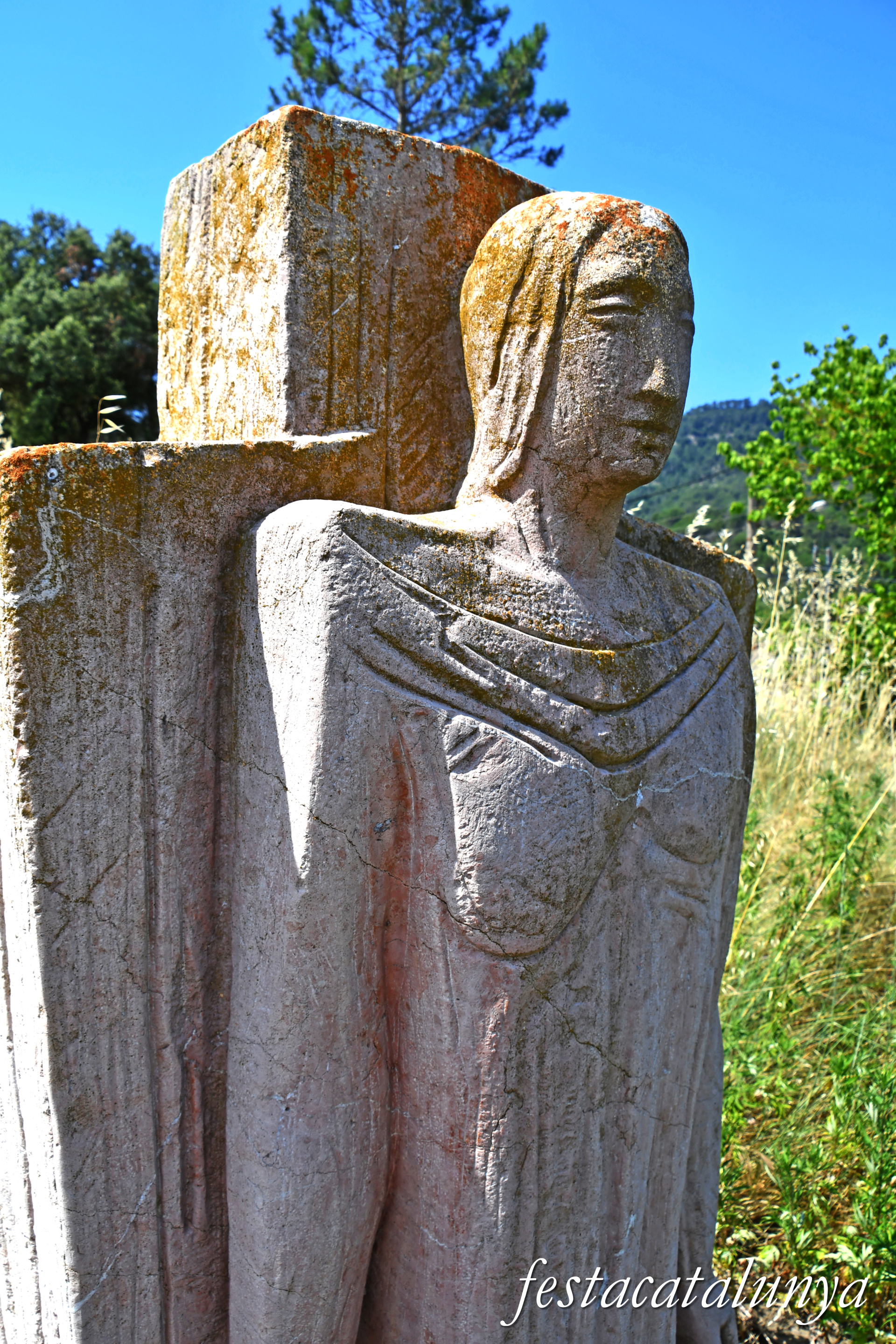Monistrol de Calders - Escultura Dona conquesa de Charles Henry Collet Colomb 