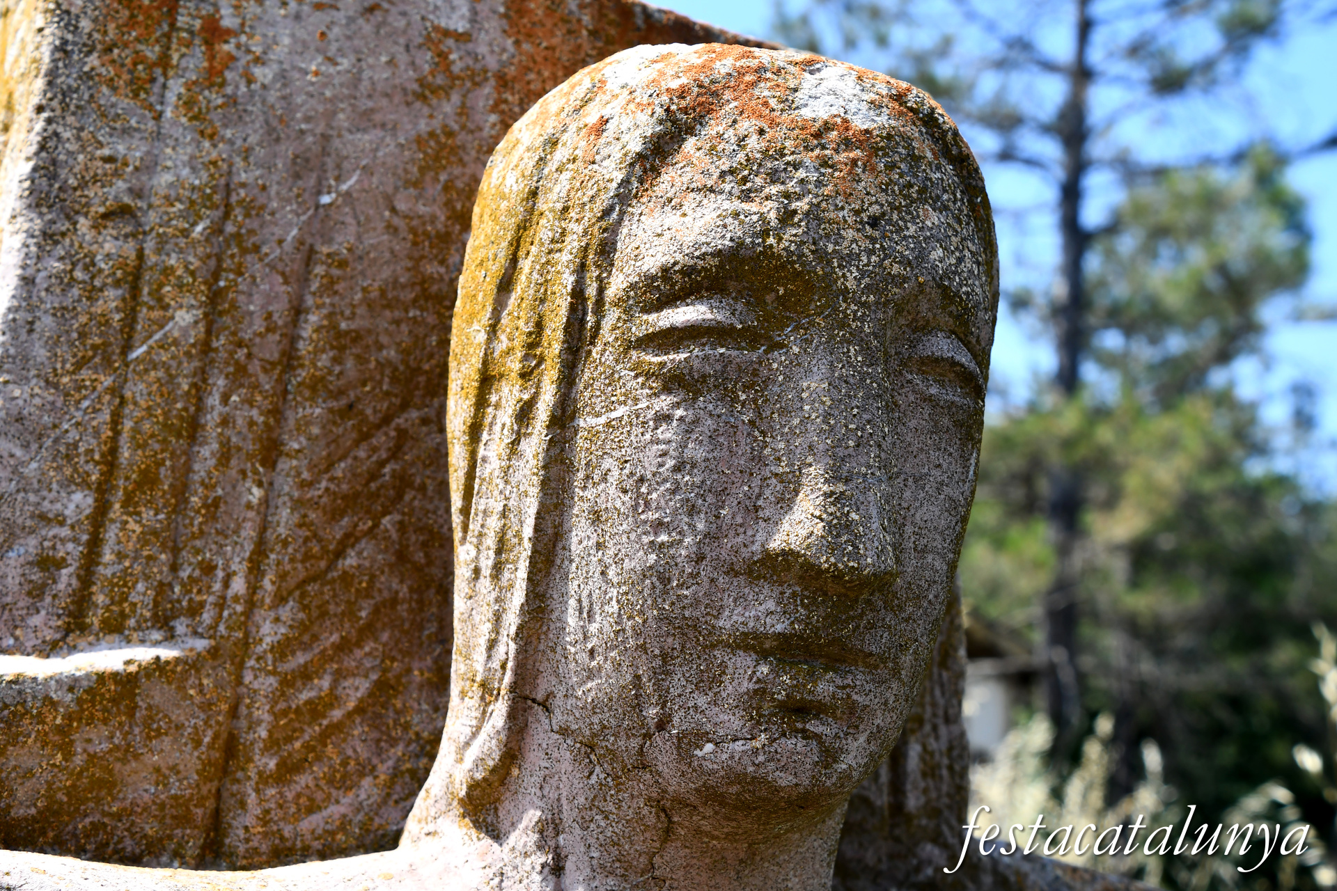 Monistrol de Calders - Escultura Dona conquesa de Charles Henry Collet Colomb